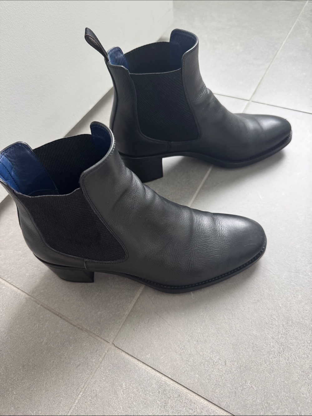 Santoni Black Leather Women's Chelsea Ankle Boots